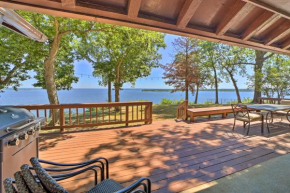 Grand Lake Views and Fire Pit Monkey Island Home!